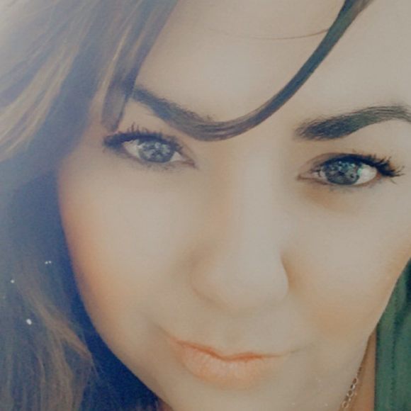 Poshmark profile picture for @goldfish